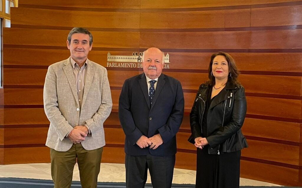Alcalde Adra con Crespo y Aguirre