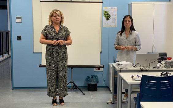 Alcaldesa de Gádor en curso desempleados