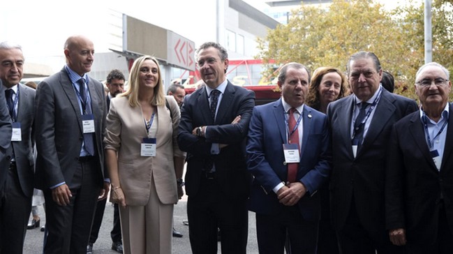 La imagen tiene un atributo ALT vacío; su nombre de archivo es Barcelona-Corredor3.jpg