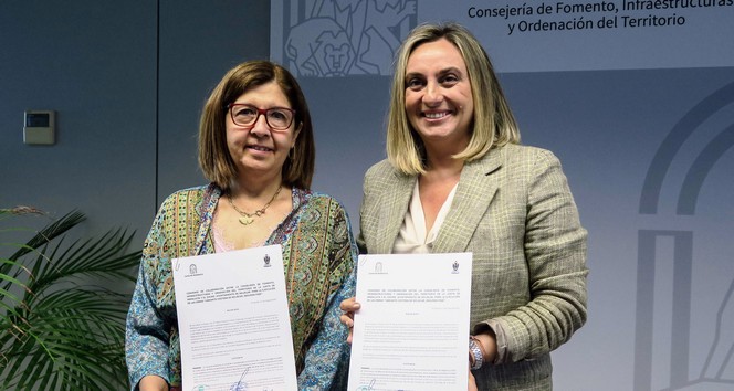 17/05/2022
La Consejera Marifrn Carazo, firma con la Alcaldesa de Mojcar Rosa Mara Cano,
 el convenio Variante Mojcar