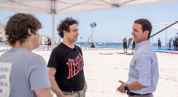 El Presidente de la Diputación de Almería Visita el Rodaje de MasterChef en la playa de Agua Amarga acompañado de Maria Luisa Cruz Escudeo Diputada de Promoción Agroalimentaria, Fernando Giménez Diputado de Turismo, Álvaro Izquierdo Diputado de Hacienda. Arantxa Aranzazu.