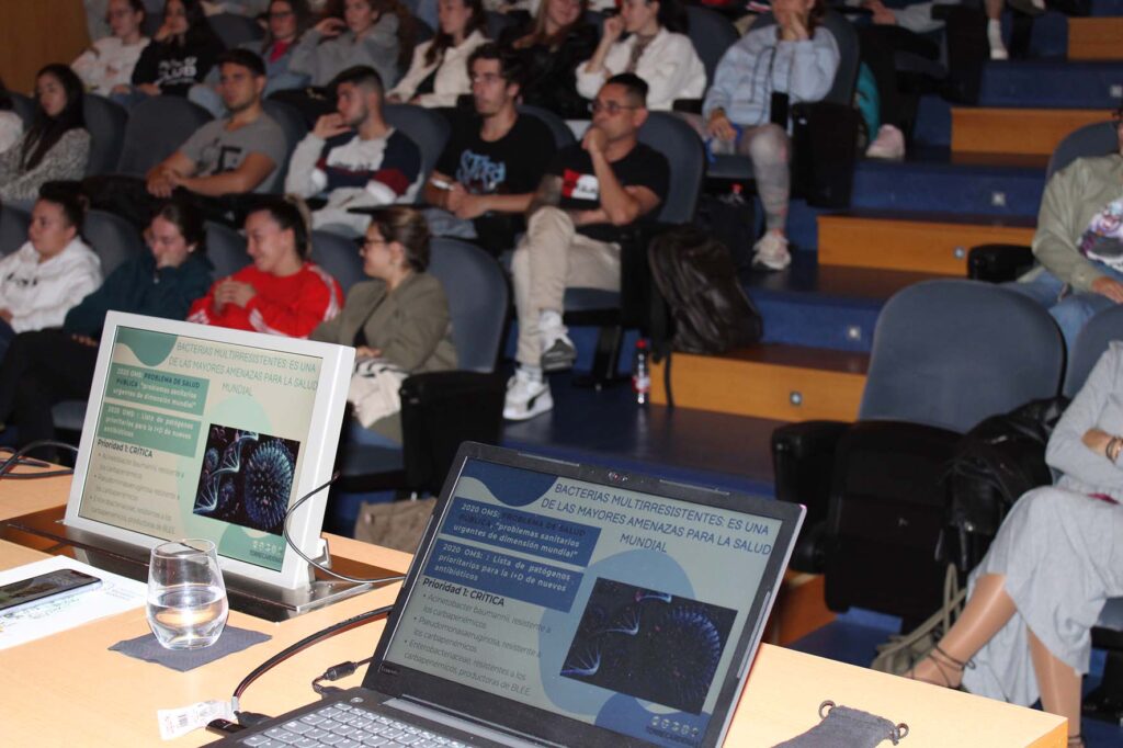 MESA REDONDA USO ANTIBIÓTICOS