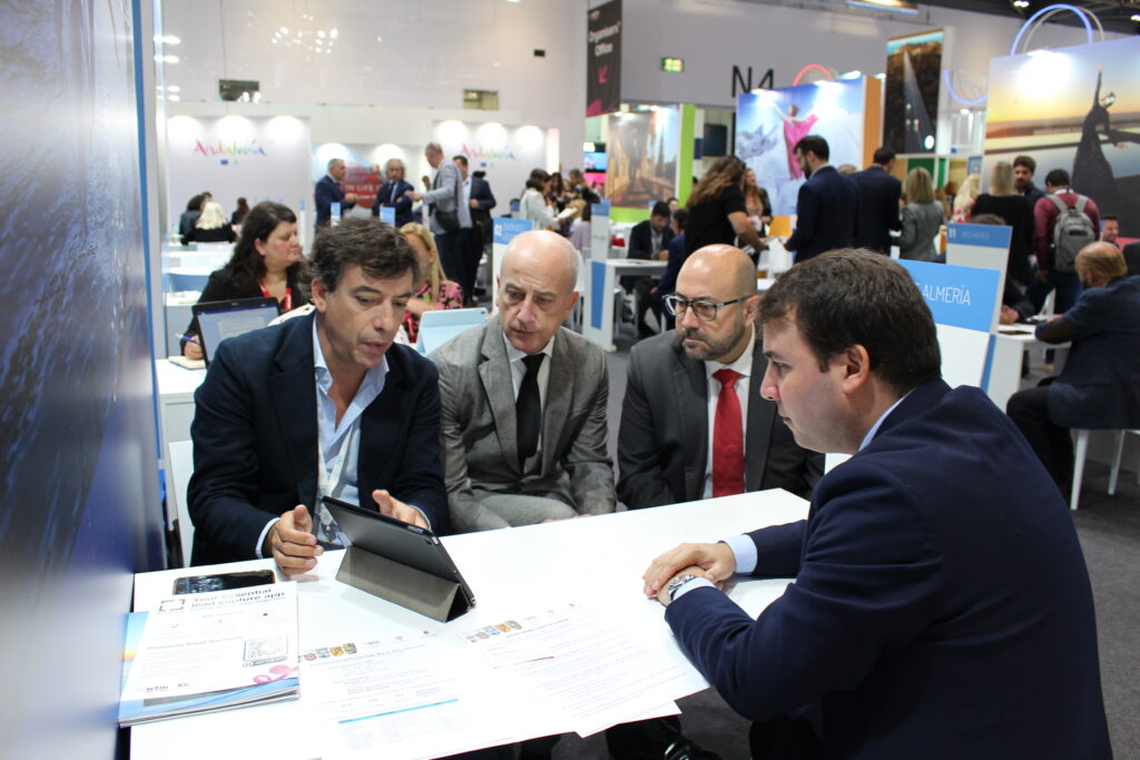 Reunión de trabajo en la WTM