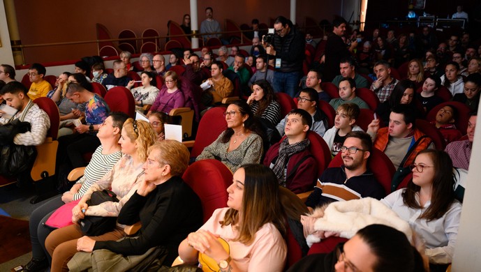 La imagen tiene un atributo ALT vacío; su nombre de archivo es gallo-pedro0008.jpg