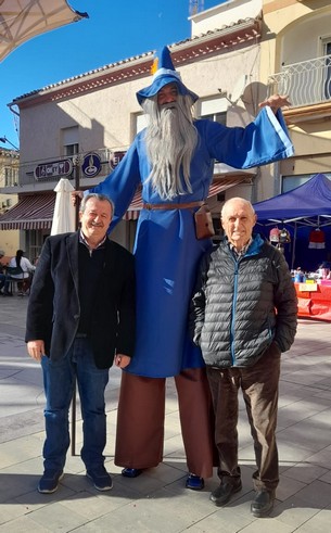 La imagen tiene un atributo ALT vacío; su nombre de archivo es Alcalde-en-el-Mercadillo-Navideno.jpg