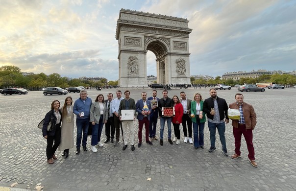 Empresarios de Sabores Almería con el presidente en París durante la celebración de SIAL