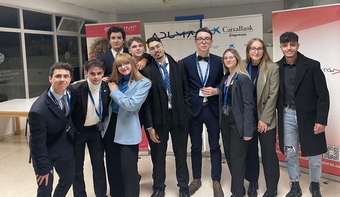 FOTO 1 DICIEMBRE 22 2022 AULA DEBATE UAL