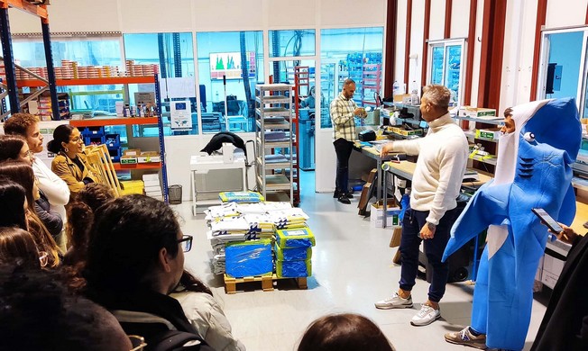 FOTO 2 DICIEMBRE 22 2022 VISITA EMPRENDEDORES UAL EMPRESA