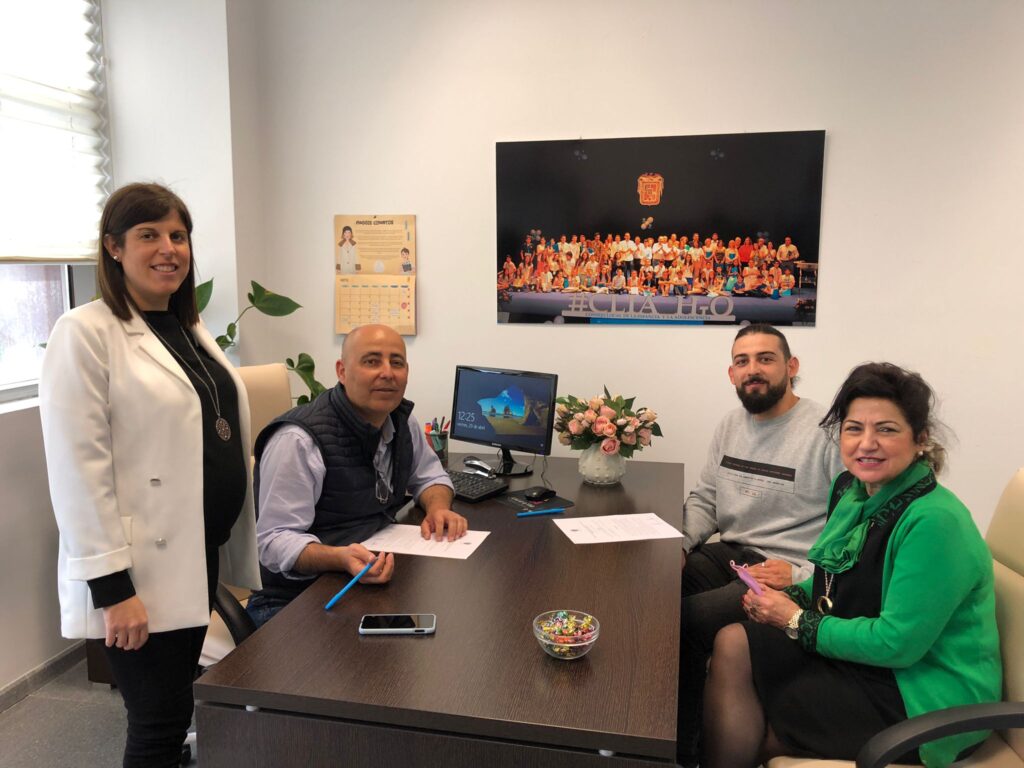 Foto Archivo. Firma Convenio Becas practicas