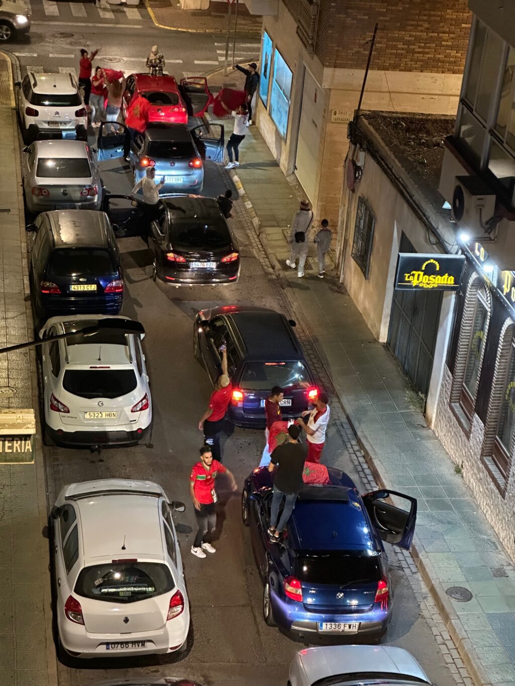 Marroquíes celebrando el pase a octavos