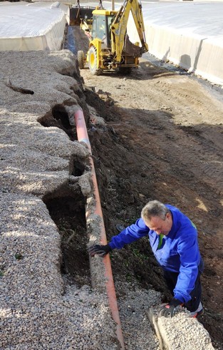 La imagen tiene un atributo ALT vacío; su nombre de archivo es Trabajos-Muro-CEIP-Ferrer-Guardia-2.jpeg