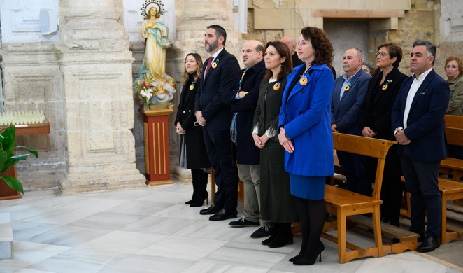 La imagen tiene un atributo ALT vacío; su nombre de archivo es 03.jpg