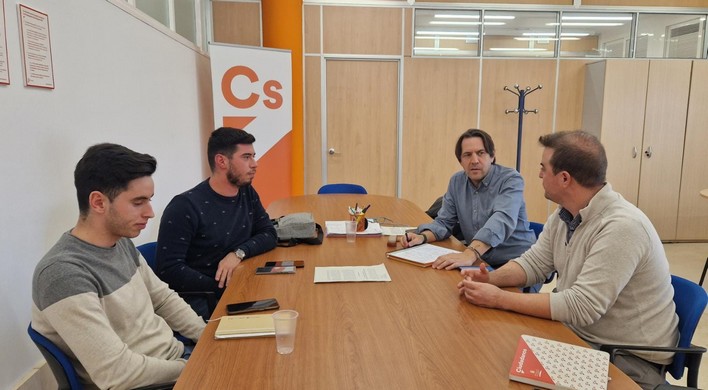 23012023 RAFA BURGOS CANDIDATO CIUDADANOS REUNIÓN CONSEJO ESTUDIANTES UAL