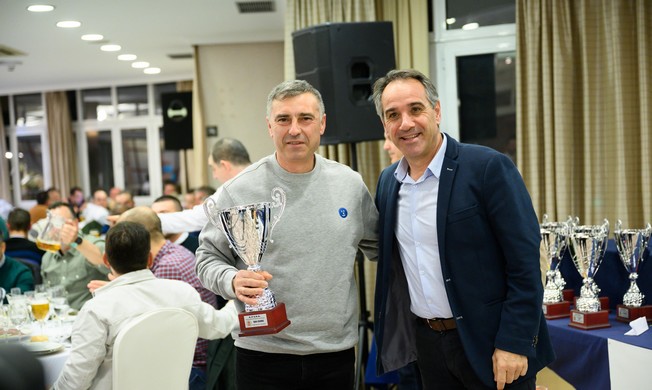 La imagen tiene un atributo ALT vacío; su nombre de archivo es CENA-FUTBOL-VETERANO00018.jpg