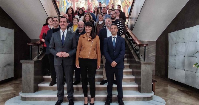 Foto familia SE Teleco subdelegado y alcaldes