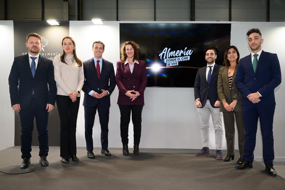 La imagen tiene un atributo ALT vacío; su nombre de archivo es PRES-ALMERIA-DONDE-CINE-SE-VIVE00008.jpg