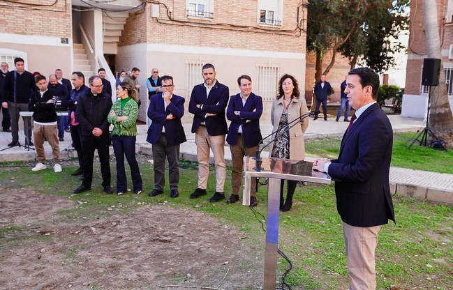 La imagen tiene un atributo ALT vacío; su nombre de archivo es Primera-piedra-centro-Alquian-2.jpg