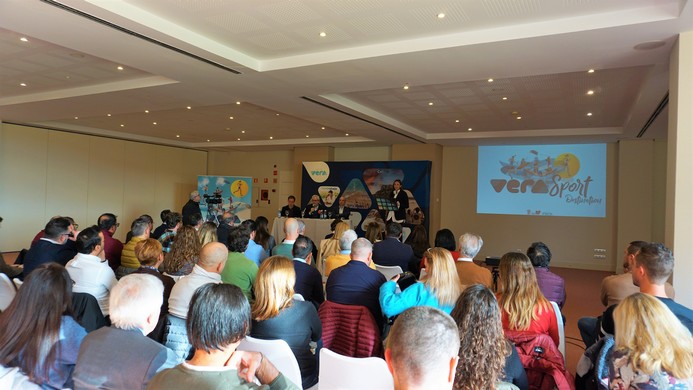 La imagen tiene un atributo ALT vacío; su nombre de archivo es Vista-General-Sala.jpg