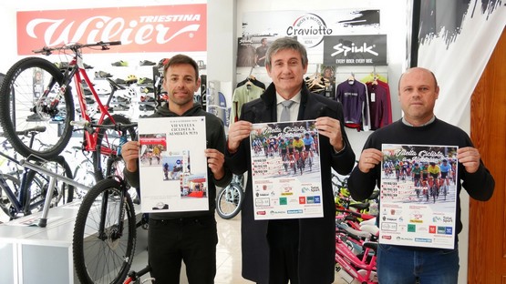 La imagen tiene un atributo ALT vacío; su nombre de archivo es 230201-Vuelta-Ciclista-a-Almeria-Tercera-Etapa-Adra.jpg