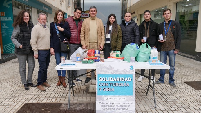230215 Mesa solidario Turquia NNGG Adra