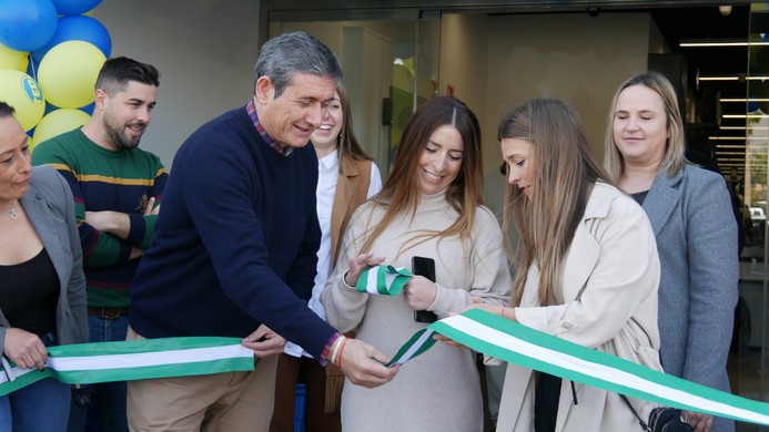 230223 La cadena internacional TEDi aterriza en Adra (5)