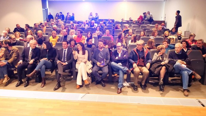 La imagen tiene un atributo ALT vacío; su nombre de archivo es Documental-Bicentenari-1.jpeg