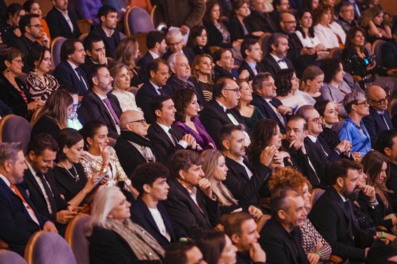 La imagen tiene un atributo ALT vacío; su nombre de archivo es TLH01736.jpg