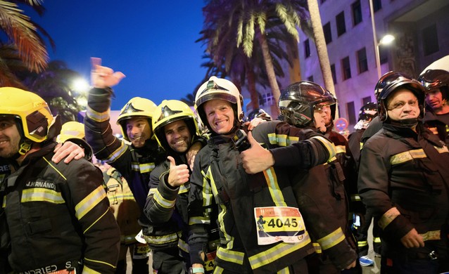 La imagen tiene un atributo ALT vacío; su nombre de archivo es carrera-bomberos0003.jpg