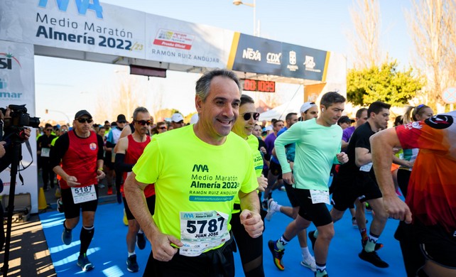 La imagen tiene un atributo ALT vacío; su nombre de archivo es media-maraton00018.jpg