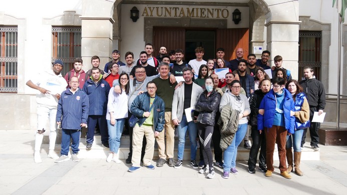 La imagen tiene un atributo ALT vacío; su nombre de archivo es 230313-Entrega-de-diplomas-alumnado-TSEAS-Centro-Ocupacional-2.jpg