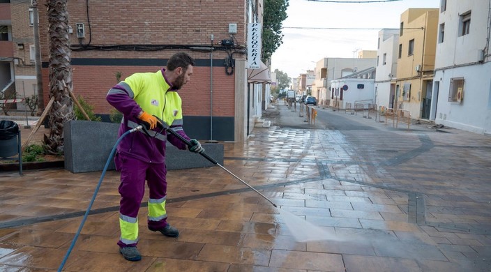 ARCHIVO LIMPIEZA INTENSIVA PLAZA OBISPO CASANOVA EL ALQUIÁN