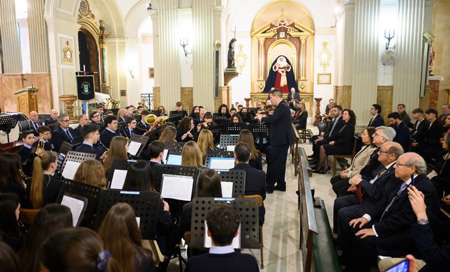 La imagen tiene un atributo ALT vacío; su nombre de archivo es ESCUDO-ORO-SANTO-SEPULCRO0011.jpg