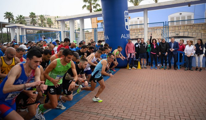 La imagen tiene un atributo ALT vacío; su nombre de archivo es carrera-azul-autismo06.jpg