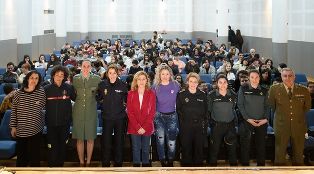 La imagen tiene un atributo ALT vacío; su nombre de archivo es jornadas-marzo-nombre-mujer0004.jpg