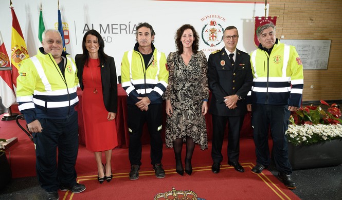 La imagen tiene un atributo ALT vacío; su nombre de archivo es patron-bomberos0016.jpg
