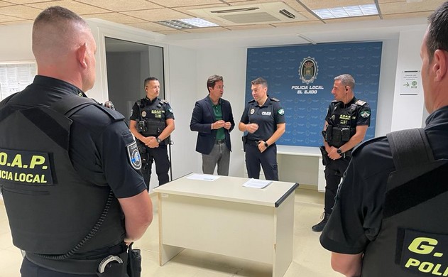 La imagen tiene un atributo ALT vacío; su nombre de archivo es policia-local-4.jpg