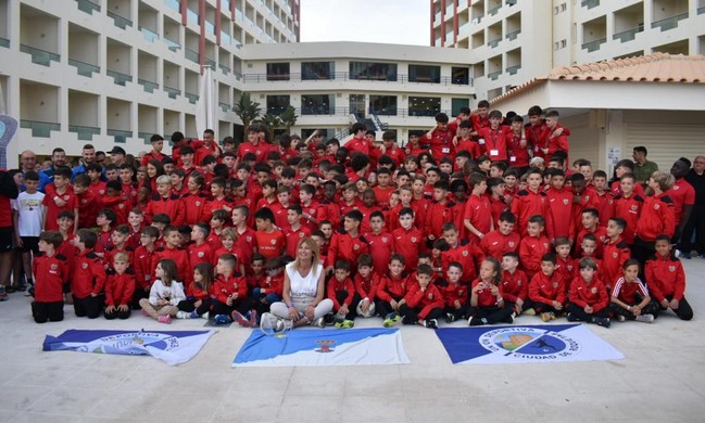 La concejal Mayte Fernández con los participantes