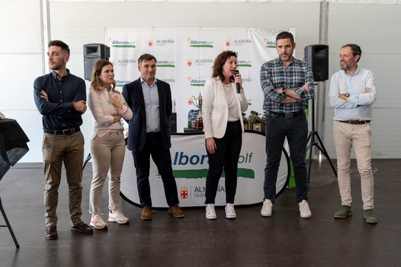 La imagen tiene un atributo ALT vacío; su nombre de archivo es PRESENTACION-ALBORAN-GOLF-CASA-CLUB-8.jpeg