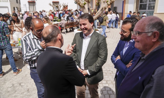 La imagen tiene un atributo ALT vacío; su nombre de archivo es TLH03478.jpg