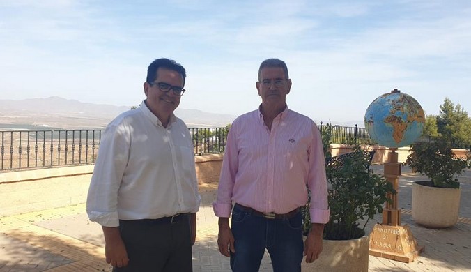 El diputado de Fomento, Antonio J Rodríguez con el alcalde de Turrillas,cJuan Antonio Segura