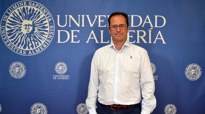 FOTO 4 MAYO 19 2023 JUAN URIBE CURSO DE VERANO COMERCIO SOSTENIBILIDAD Y DESARROLLO ECONÓMICO URBANO