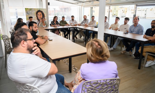 La imagen tiene un atributo ALT vacío; su nombre de archivo es REUNION-CON-JUVENTUD4.jpg