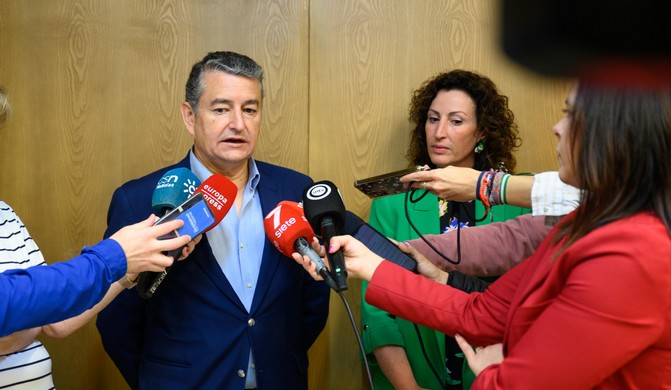 La imagen tiene un atributo ALT vacío; su nombre de archivo es TOTAL-CON-ANTONIO-SANZ0008.jpg
