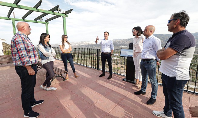 VISITA PRESIDENTE A SOMONTÍN CON RAMÓN RUEDA 1