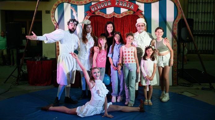 La imagen tiene un atributo ALT vacío; su nombre de archivo es noche-blanco0007.jpg