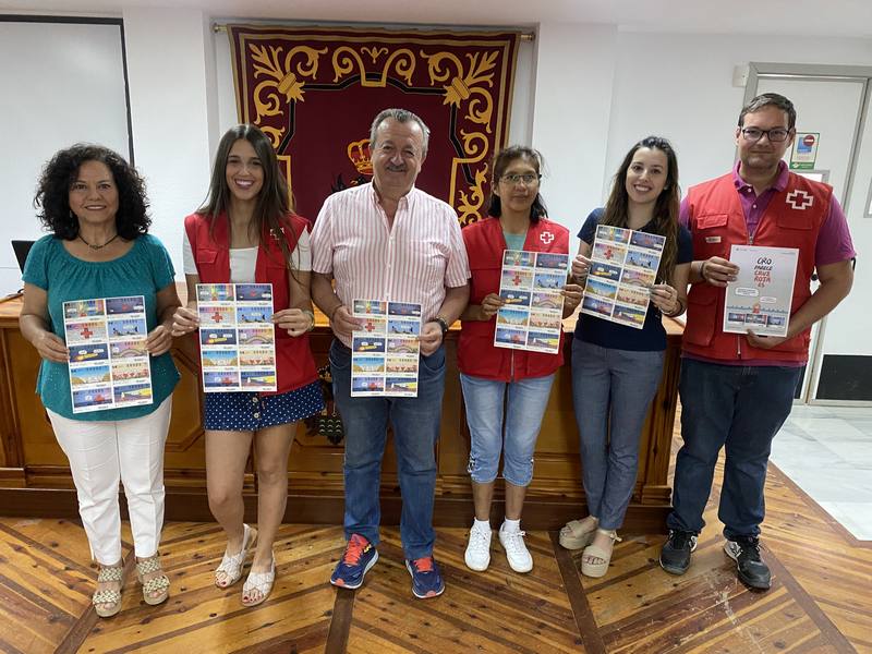 Alcalde y concejales en el Sorteo de Oro de Cruz Roja Pulpí