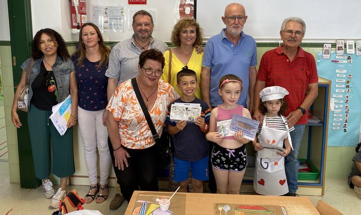 Concejales en la entrega OKIde Premios del Certamen en Pulpí