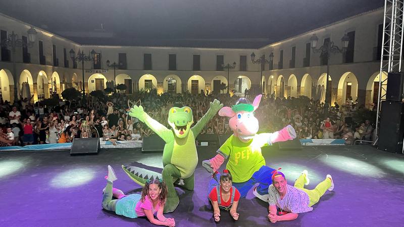 Cantajuego show de coco y pepe en Berja