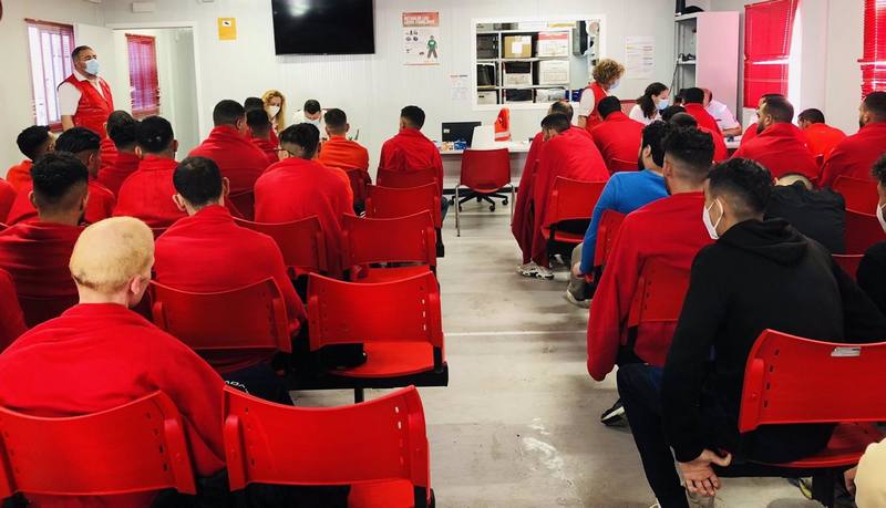 09/06/2023 Almería.- Cruz Roja atiende a 186 personas llegadas en pateras, la mayoría a playas de El Ejido y de Adra.

Cruz Roja en Almería ha atendido en las últimas 24 horas a 186 personas que han llegado en patera a diferentes puntos del litoral provincial, en especial a playas de la Comarca del Poniente.

POLITICA ANDALUCÍA ESPAÑA EUROPA ALMERÍA
CRUZ ROJA