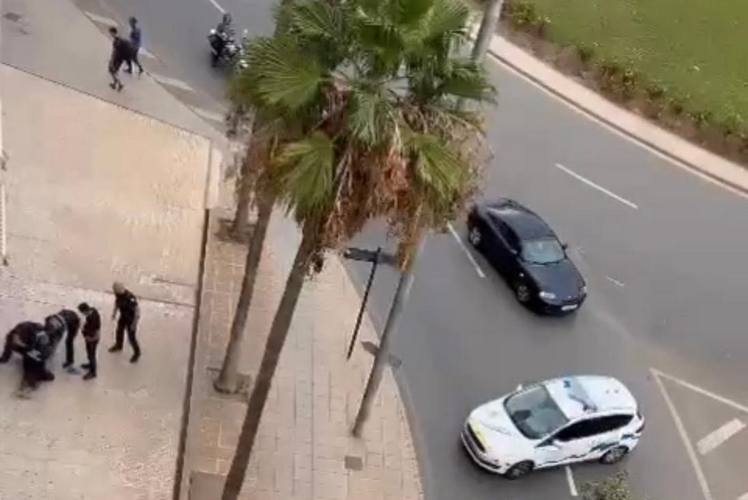POLICÍA DETENCIÓN CALLE
